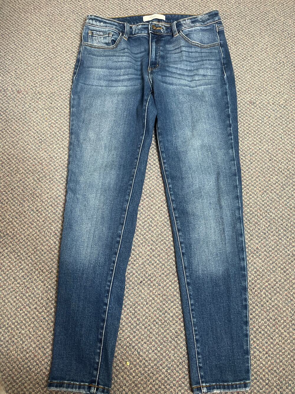 Kancan Signature Medium Wash Straight Jeans size 30